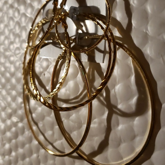 ALL GOLDEN EARRINGS - Picture 2 of 6